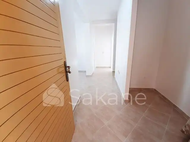Appartement Moyen standing situé à Résidence Mouna ,Quartier nassim - 4/9
