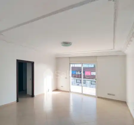 Villa semi-meublée, 3 ch. quartier résidentiel.