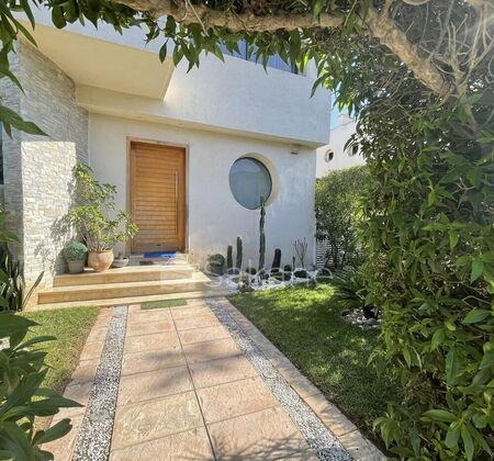 Très jolie villa à vendre en résidence sécurisée  à Dar Bouazza