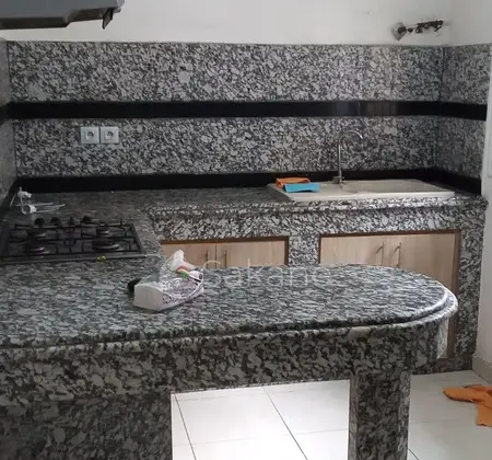 Appartement de 90 m2 à louer dans un quartier sécurisé et bien situé
