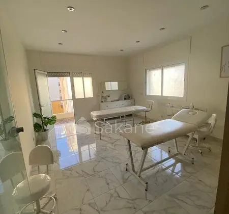 Appartement à vendre en plein centre-ville en face mall mawarid abdalas