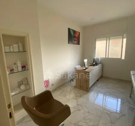 Appartement à vendre en plein centre-ville en face mall mawarid abdalas