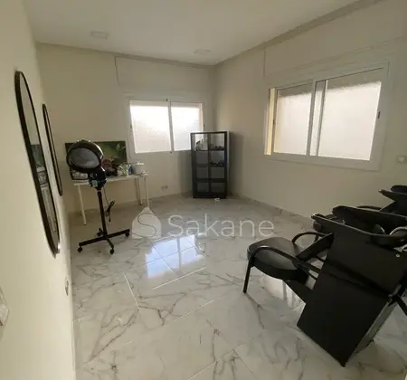 Appartement à vendre en plein centre-ville en face mall mawarid abdalas