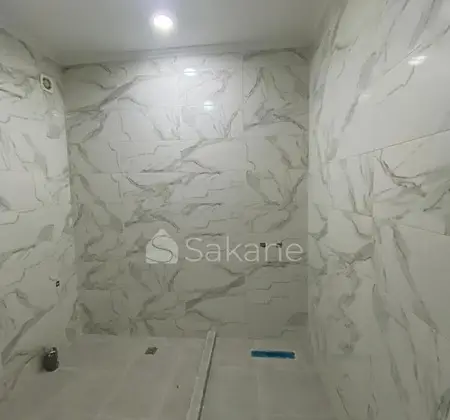 Appartement à vendre en plein centre-ville en face mall mawarid abdalas