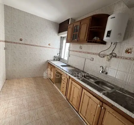 شقة للكراء الشهري في شارع المسيرة الخضراء تطل على رومبوان شارع فاس