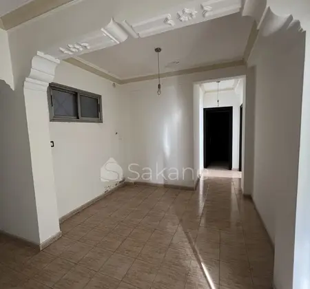 شقة للكراء الشهري في شارع المسيرة الخضراء تطل على رومبوان شارع فاس