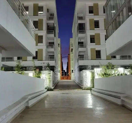 شقة فاخرة للبيع جديدة لم تُسكن بأرضية رخام محفضة و مسجلة