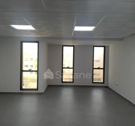 Plateau de bureau à louer à Hay Errahma