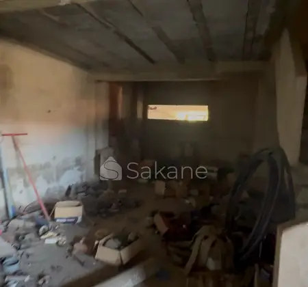 Magazine situé à casa halhal fiha 147 mètre plus 57 fi seda