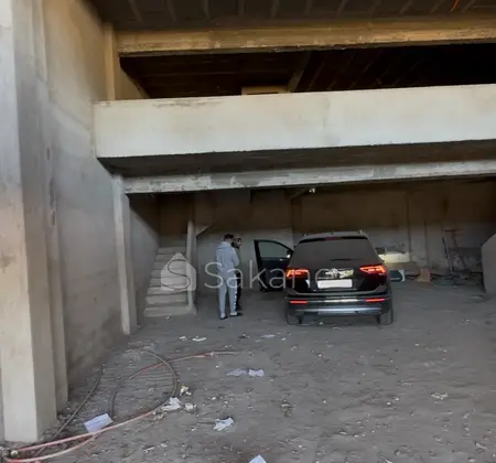 Magazine situé à casa halhal fiha 147 mètre plus 57 fi seda