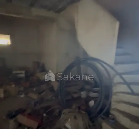 Magazine situé à casa halhal fiha 147 mètre plus 57 fi seda